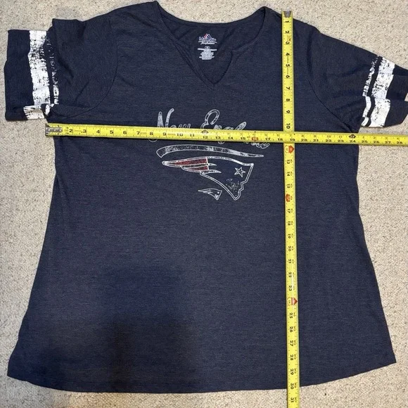 Women's Majestic Fan Fashion NEW ENGLAND PATRIOTS Short Sleeve V-cut T-Shirt 2XL - Picture 6 of 6